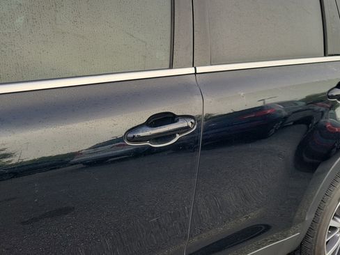 Used 2019 Toyota Highlander XLE image 26