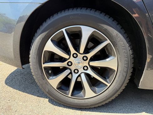 Used 2015 Acura TLX w/ Technology Package FWD image 9