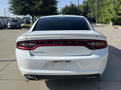 Used 2019 Dodge Charger SXT w/ Plus Group RWD image 8