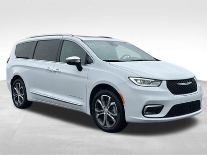 New 2026 Chrysler Pacifica Pinnacle