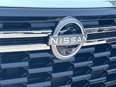 New 2026 Nissan Armada SL w/ Captain's Chari Seat Package AWD/4WD image 11
