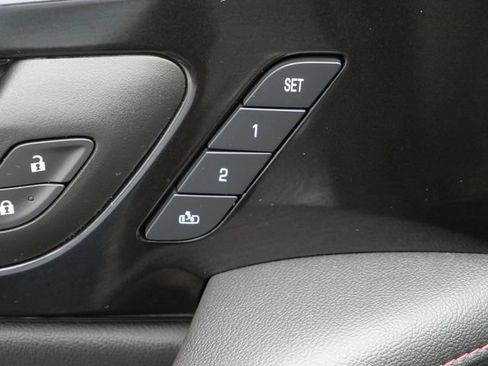 Used 2025 Chevrolet Blazer RS w/ Enhanced Convenience Package AWD/4WD image 17