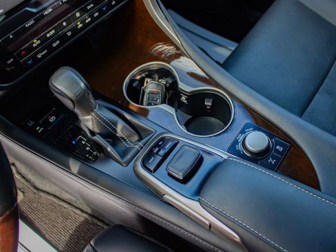Used 2019 Lexus RX 350 AWD w/ Navigation Package image 31