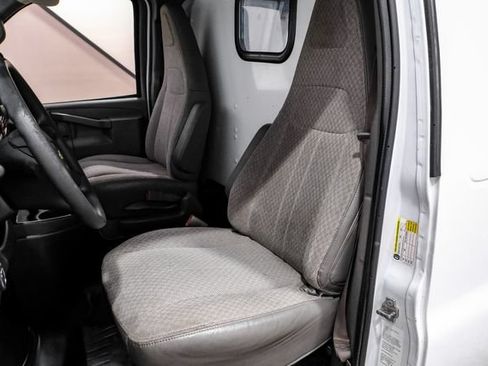Used 2020 Chevrolet Express 2500 RWD image 35