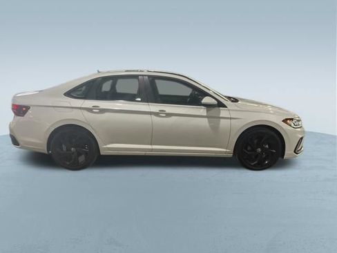 Used 2026 Volkswagen Jetta SE FWD image 37