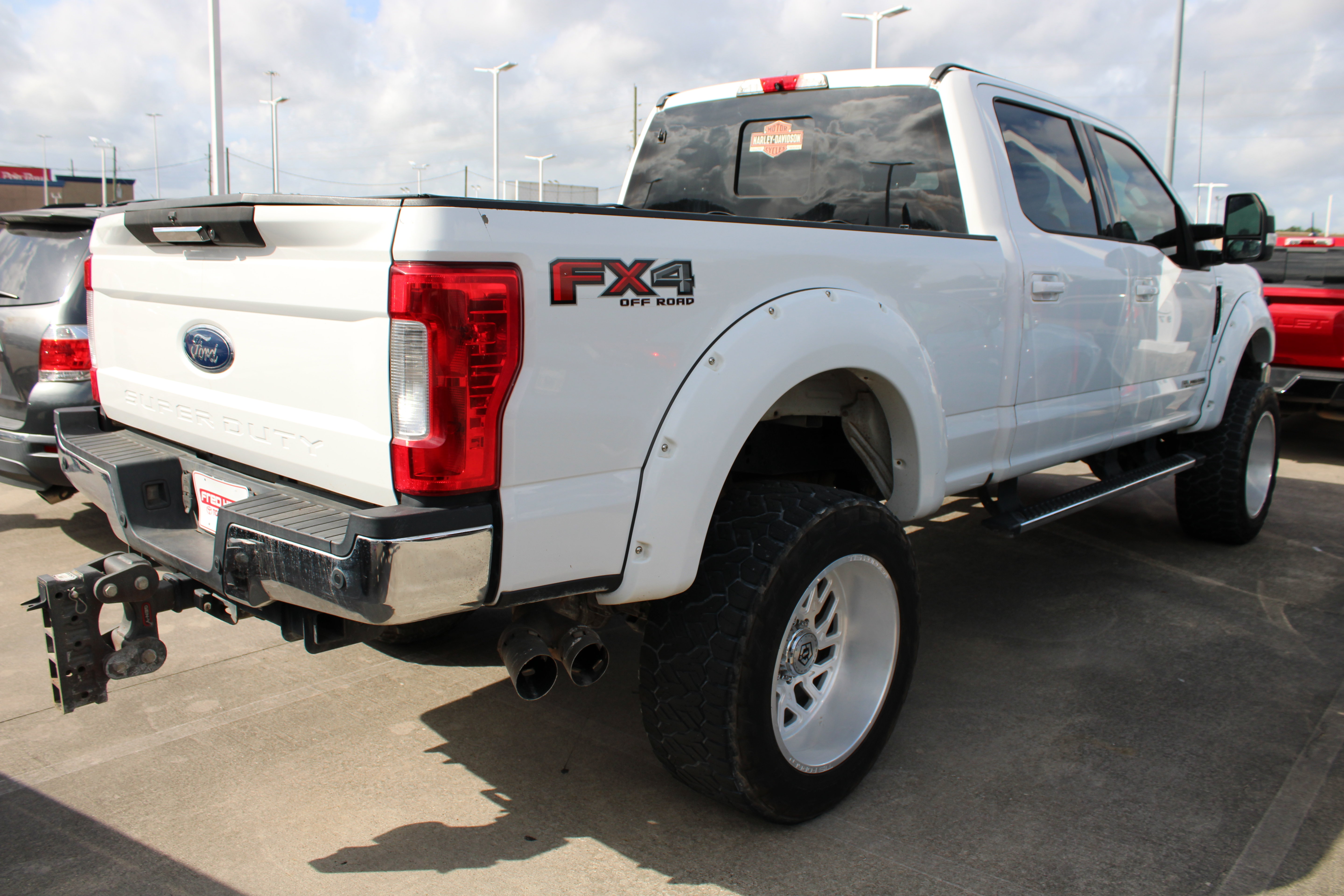 Used 2017 Ford F250 Lariat w/ FX4 Off-Road Package AWD/4WD image 11