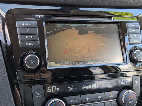 Used 2019 Nissan Rogue SV AWD/4WD image 34