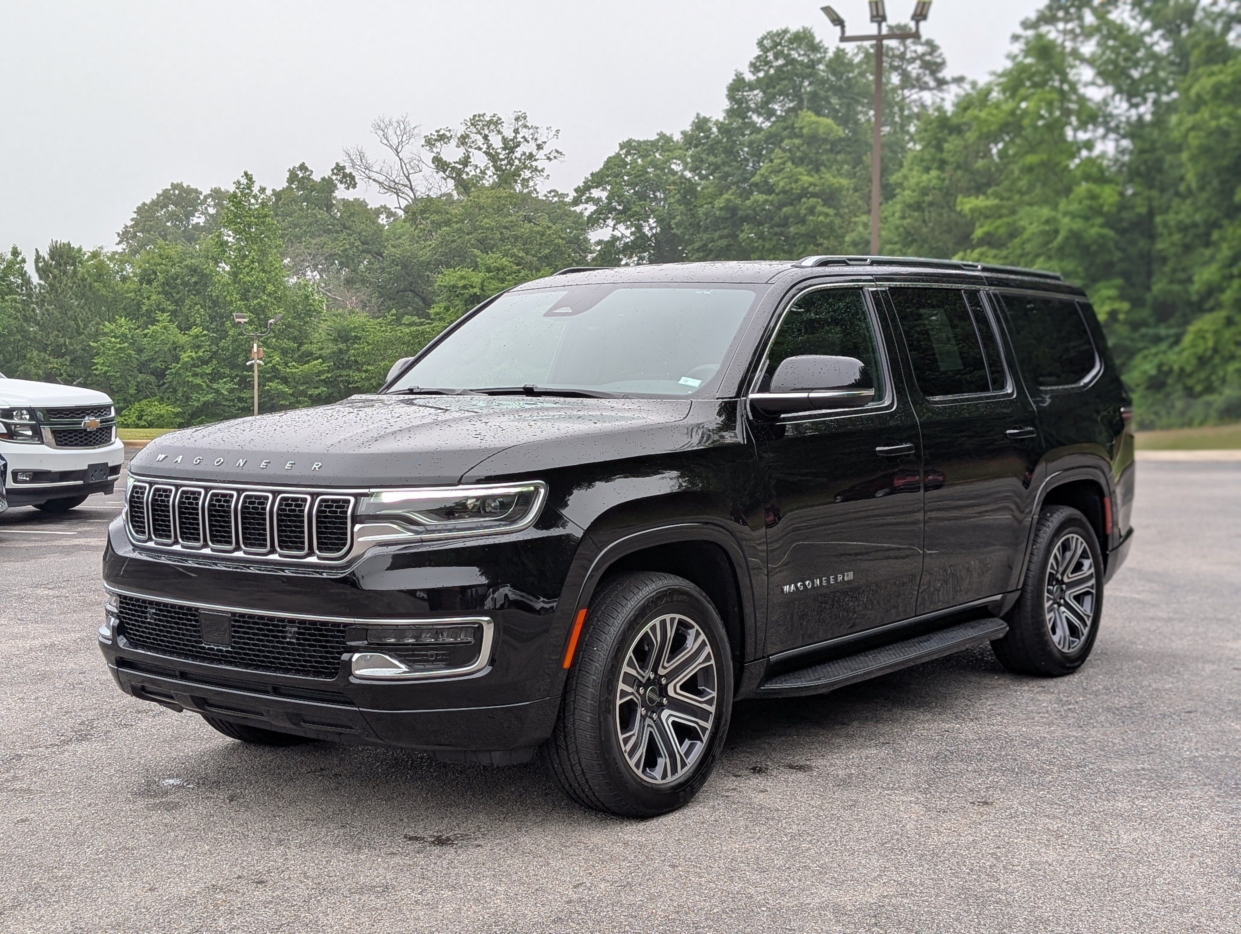 Used 2025 Jeep Wagoneer 4WD image 5