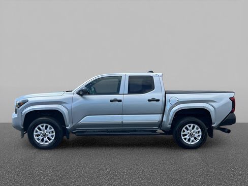 Used 2024 Toyota Tacoma SR w/ SR Upgrade Package AWD/4WD image 8