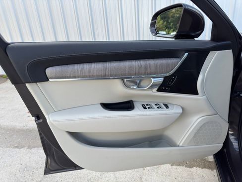 Used 2024 Volvo S90 T8 Ultimate image 42