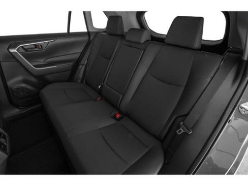 Used 2021 Toyota RAV4 LE image 13