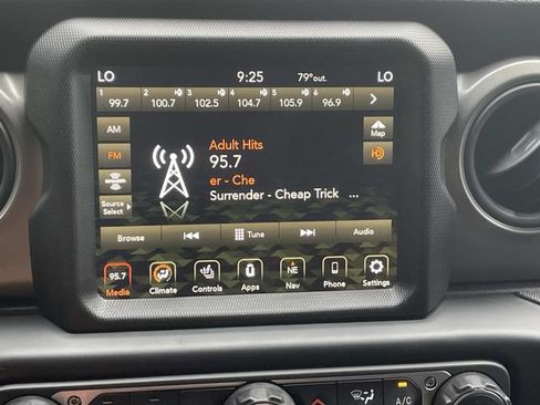 Certified 2023 Jeep Gladiator Sport AWD/4WD image 28