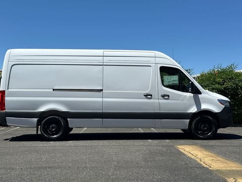 New 2026 Mercedes-Benz Sprinter 2500 image 2
