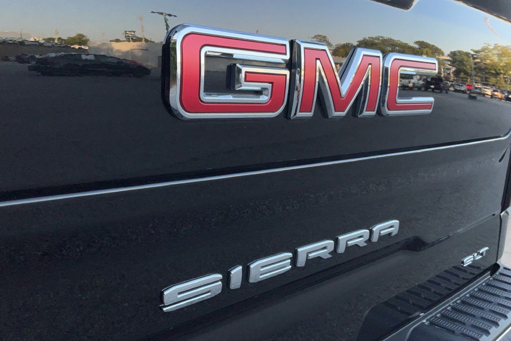 Used 2024 GMC Sierra 1500 SLT RWD image 31