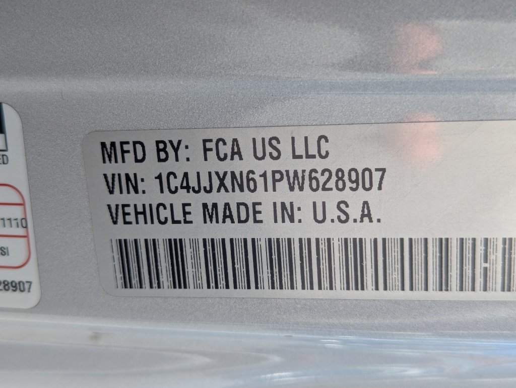 Used 2023 Jeep Wrangler Unlimited AWD/4WD image 35