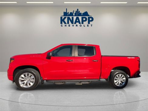 Used 2022 Chevrolet Silverado 1500 Custom image 2