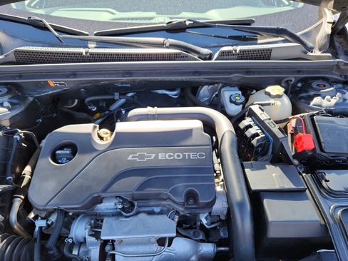 Used 2017 Chevrolet Malibu LT image 22