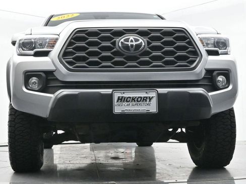 Used 2022 Toyota Tacoma TRD Off-Road w/ Technology Package AWD/4WD image 44