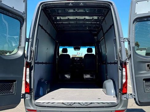 New 2024 Mercedes-Benz Sprinter 2500 image 21