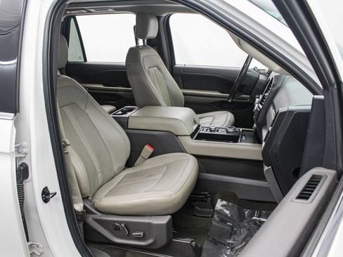 Certified 2020 Ford Expedition Limited w/ Special Edition Package AWD/4WD image 24