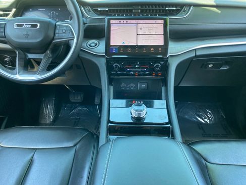 Used 2023 Jeep Grand Cherokee L Limited RWD image 11