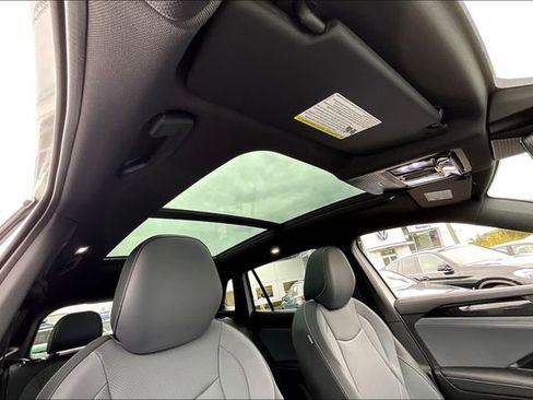 New 2025 Volkswagen Tiguan SE R-Line image 25