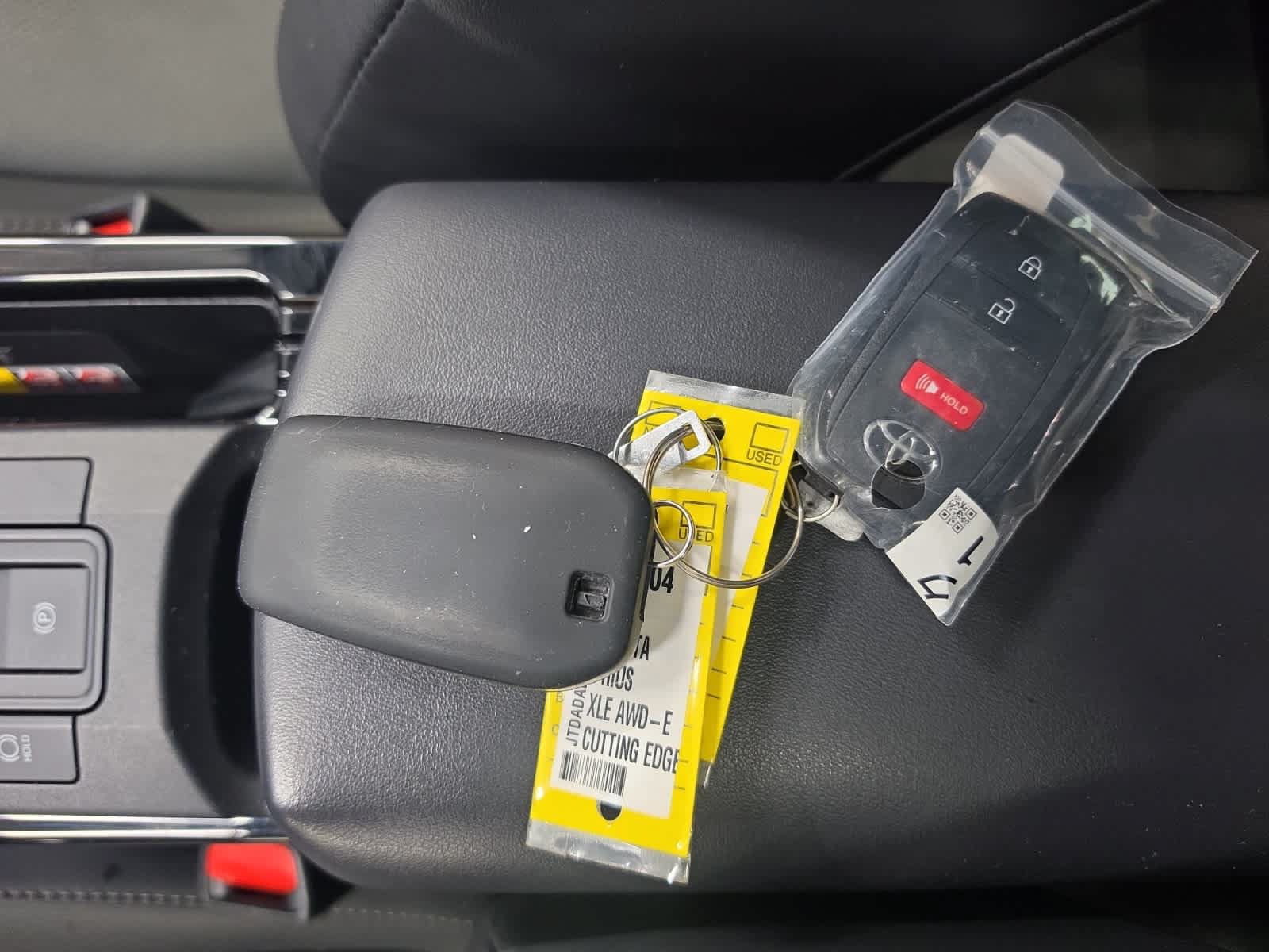 Used 2024 Toyota Prius XLE AWD/4WD image 12