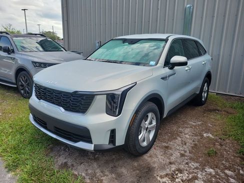 New 2026 Kia Sorento LX FWD image 3