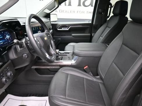 Used 2024 Chevrolet Silverado 1500 LTZ w/ Technology Package AWD/4WD image 13