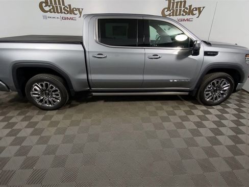 Used 2024 GMC Sierra 1500 Denali Ultimate image 9