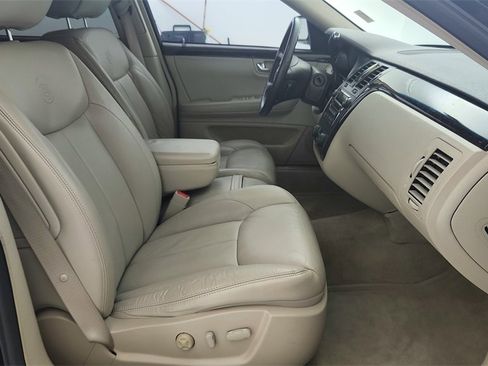 Used 2011 Cadillac DTS image 29