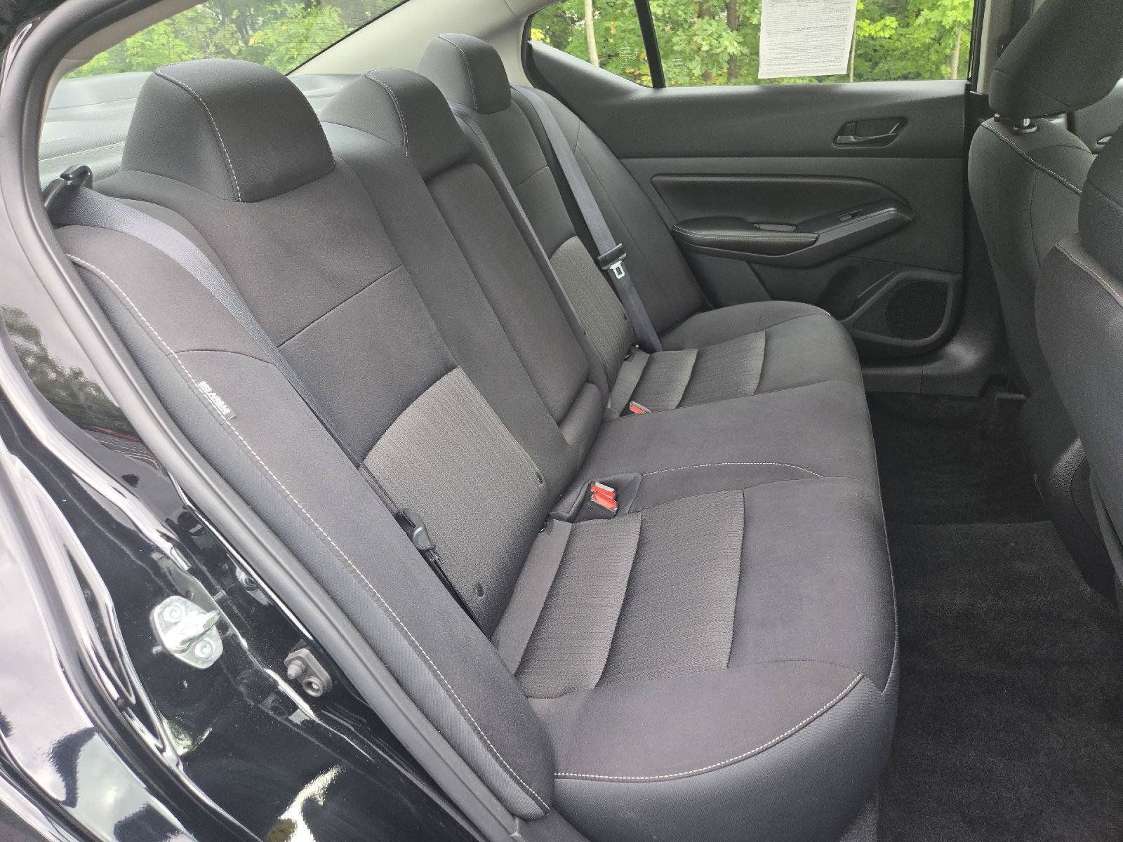 Used 2025 Nissan Altima 2.5 SV FWD image 27