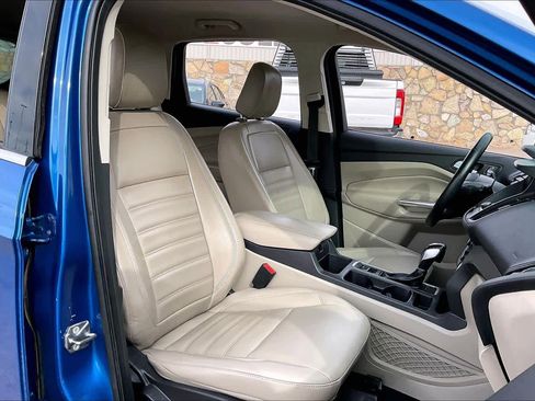 Used 2019 Ford Escape SEL image 8