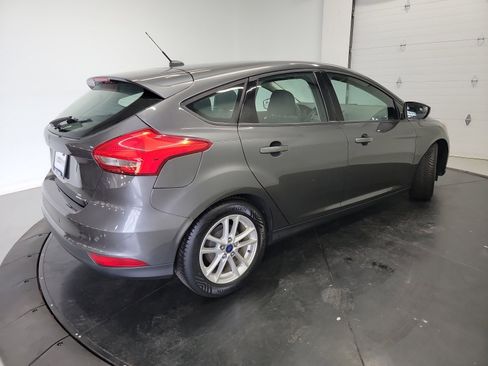 Used 2016 Ford Focus SE w/ Reverse Sensing Package FWD image 9