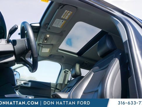 Used 2022 Ford Explorer XLT w/ Equipment Group 202A image 21