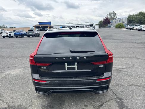 Used 2025 Volvo XC60 B5 Plus image 6