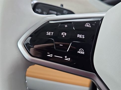 Certified 2025 Volkswagen ID. Buzz 1st Edition image 25