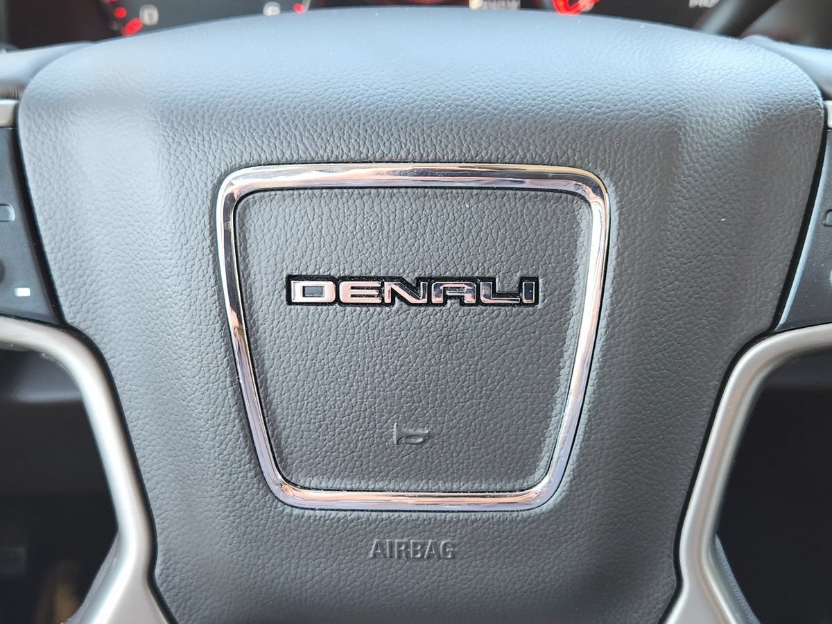 Used 2015 GMC Yukon Denali w/ Premium Package AWD/4WD image 49