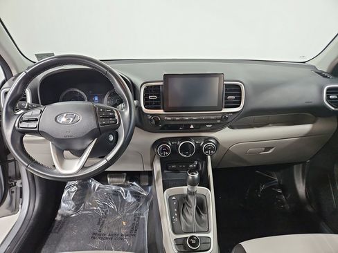Used 2022 Hyundai Venue SEL image 13