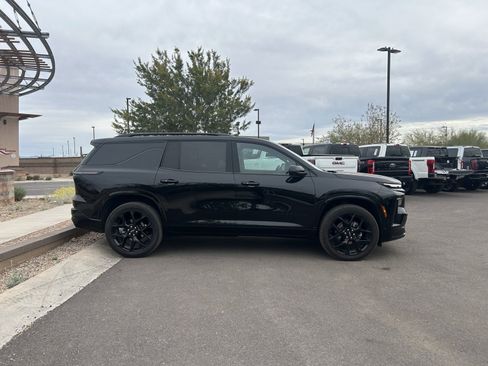 Used 2024 Chevrolet Traverse RS w/ LPO, Floor Liner Package image 2