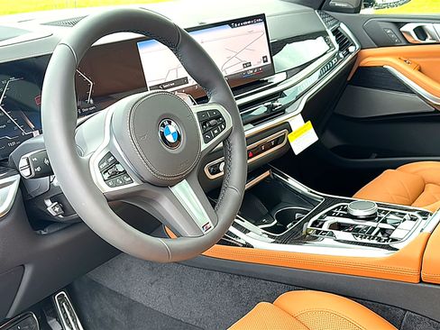 New 2027 BMW X7 xDrive40i w/ M Sport Package AWD/4WD image 9