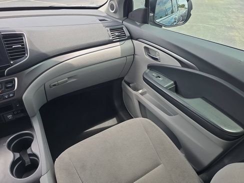 Used 2021 Honda Pilot EX image 12