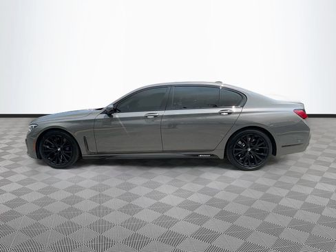 Used 2020 BMW 740i w/ M Sport Package RWD image 4