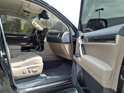 Certified 2023 Lexus GX 460 Premium w/ Premium Package image 14