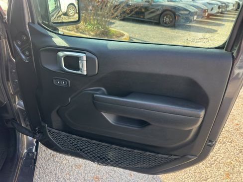 Used 2021 Jeep Wrangler Unlimited Sport S image 11