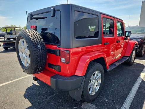 Used 2017 Jeep Wrangler Unlimited Sahara w/ Max Tow Package AWD/4WD image 7