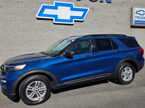 Used 2020 Ford Explorer XLT w/ Equipment Group 202A AWD/4WD image 2