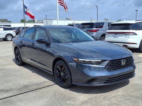 Used 2025 Honda Accord SE image 3