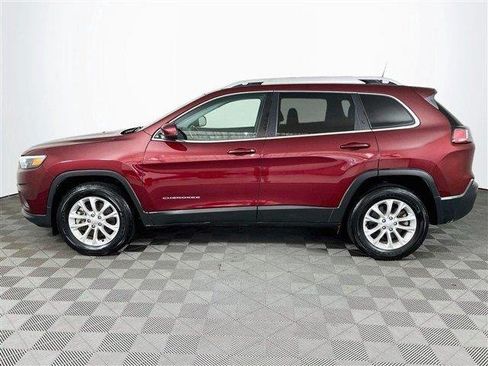 Used 2019 Jeep Cherokee Latitude w/ Cold Weather Group AWD/4WD image 4