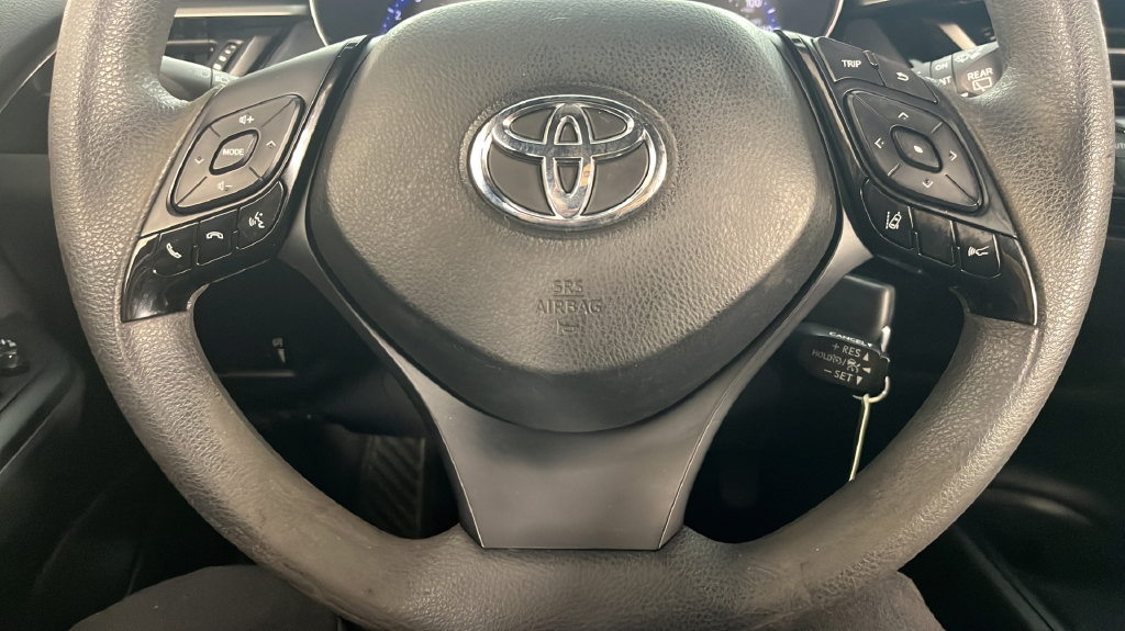 Used 2019 Toyota C-HR LE FWD image 23